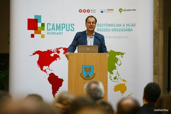 Dr. Navracsics Tibor