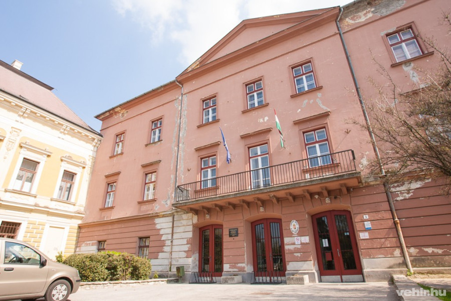 A Csermák épülete nagyon kívánja már a felújítást