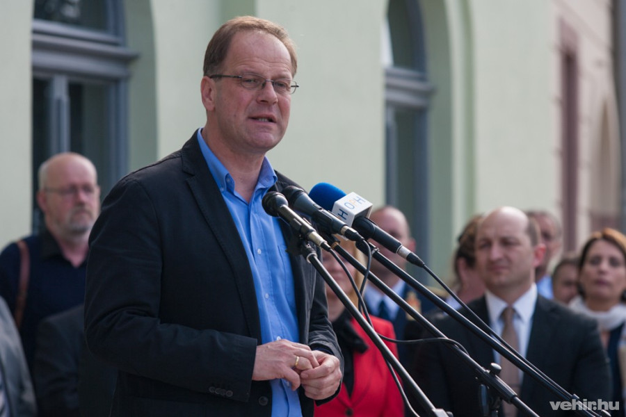 dr. Navracsics Tibor