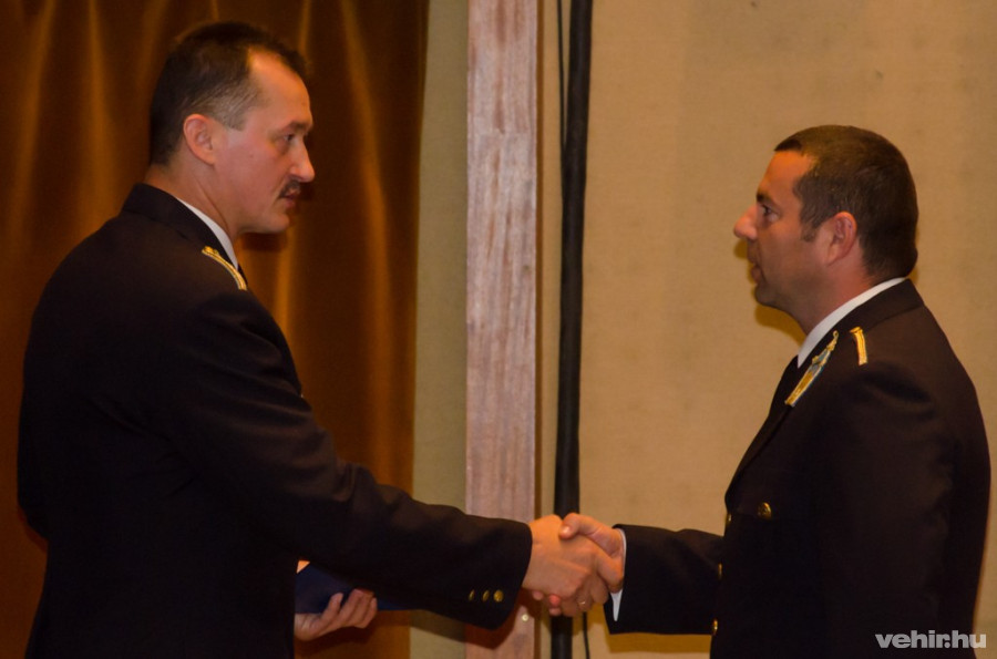 Elismeréseket adtak át a honvédség napja alkalmából