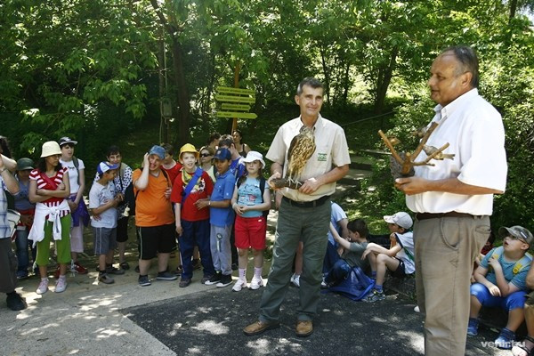 Török László igazgató és Csizmadia Károly (j) zoopedagógus 