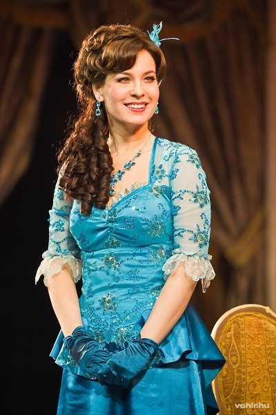 Marica grófnő szerepében