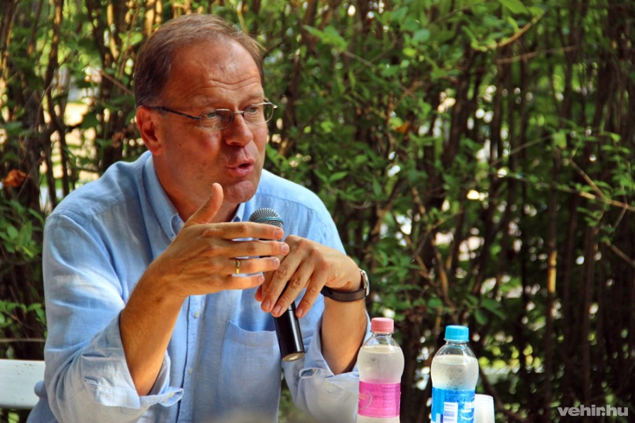 dr. Navracsics Tibor