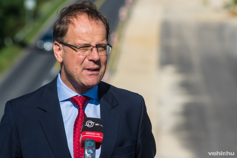 dr. Navracsics Tibor