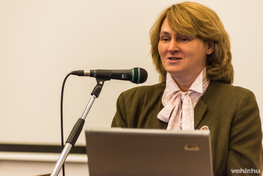 S dr. Perémi Ágota