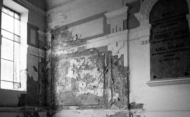 via Nők Lapja Café