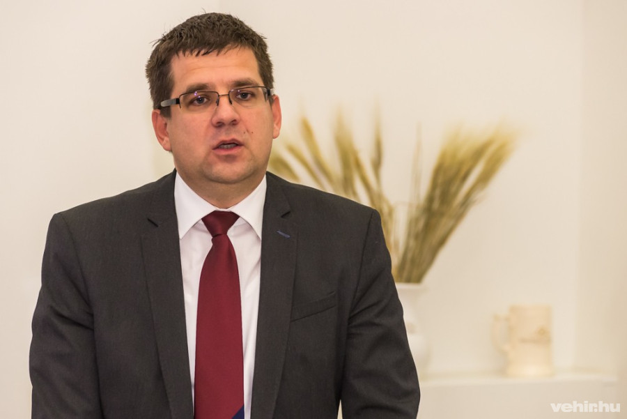 dr. Seszták Miklós