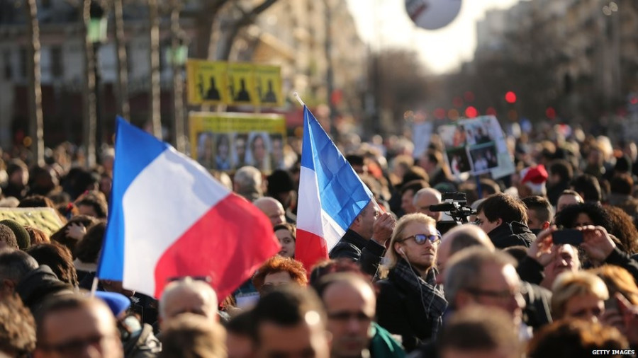 Gyülekeznek a felvonulók (Fotó: Getty Images via BBC)