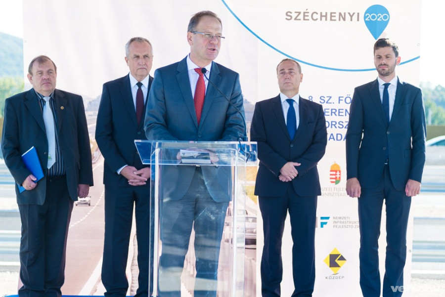 dr. navracsics tibor