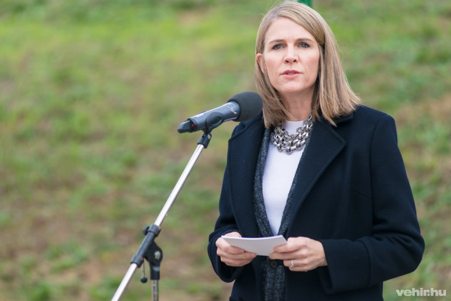 Colleen Bell egy októberi hadgyakorlaton (vehir archív)