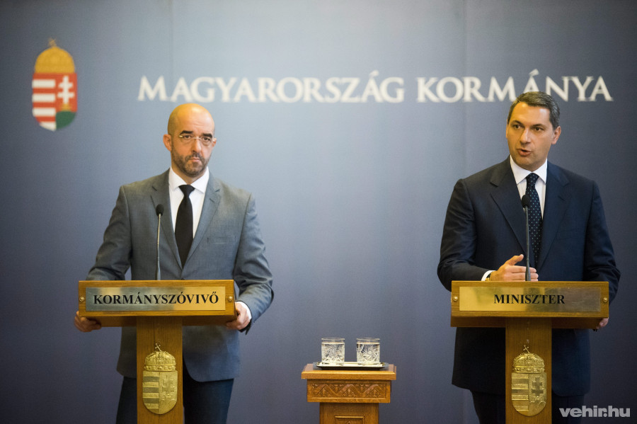 Kovács Zoltán és Lázár János / MTI fotó: Balogh Zoltán