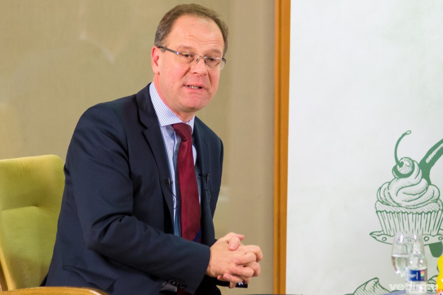 dr. Navracsics Tibor