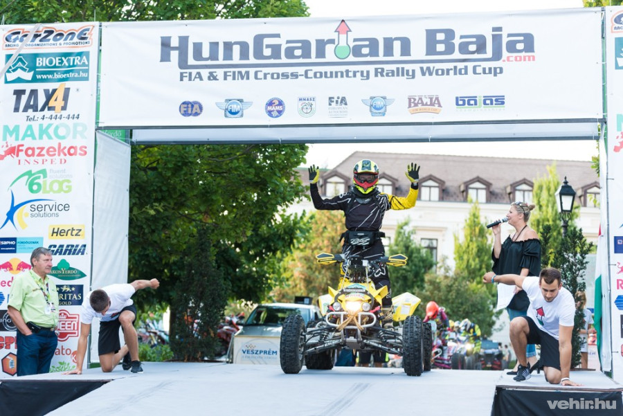 A versenyzők tavaly is az Óváros téren parádéztak a futam előtt