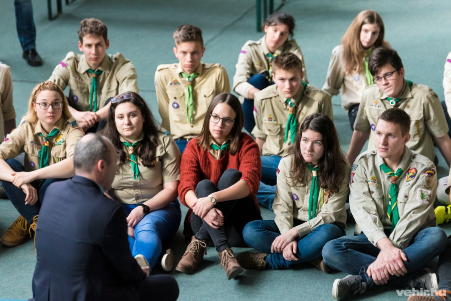 Porga Gyula az örsvezető cserkészekkel