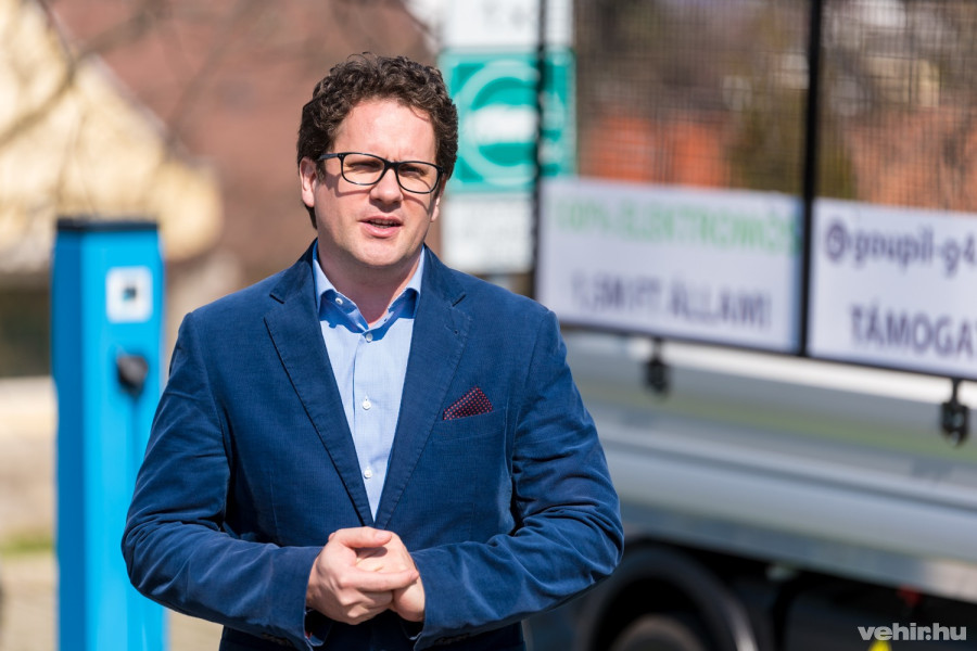 dr. Temesvári Balázs