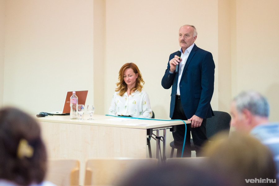 Virányi Judit és Baumgartner Lajos a csütörtöki szakmai napon a Hangvillában