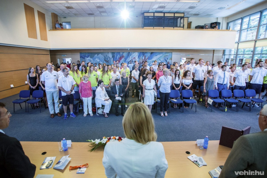 Az Universiadéra utazó magyar sportolók eskütétele Budapesten, a Magyar Sport Házában 2017 augusztus 3-án. Az egyetemisták és főiskolások tajpeji versenyén 141 magyar sportoló vesz részt augusztus 19. és 30. között. MTI Fotó: Balogh Zoltán