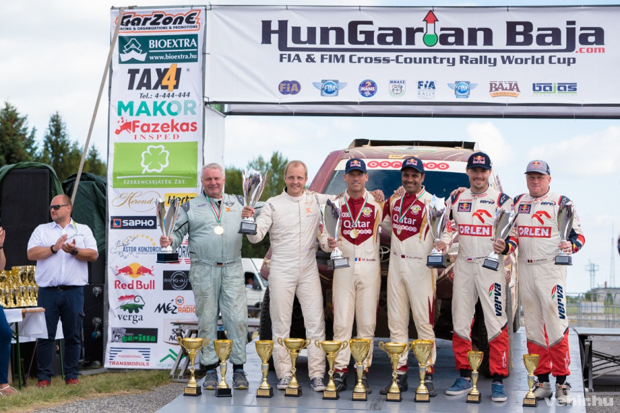 Balról jobbra: Andy Schulz, Mikko Hirvonen, Matthieu Baumel, Nasszer al-Attijah, Kuba Przygonski, Guy Colsoul