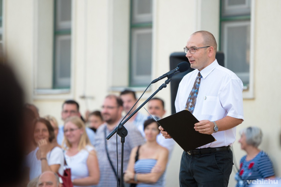 Lengyel Károly igazgató köszöntötte a diákokat
