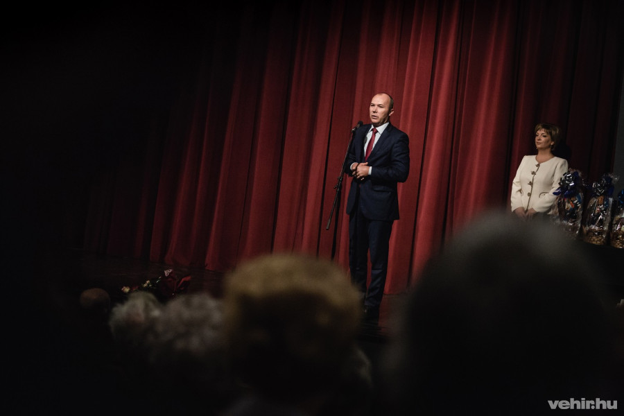 Porga Gyula mondott elsőként köszöntőt