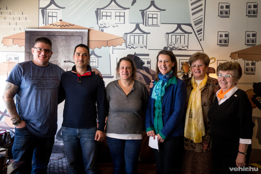 Büki Péter, Ovádi Péter, Ildikó, Mák Dóri és édesanyja, valamint dr. Kristóf Mihályné és Zonta világszervezet veszprémi klubjának elnöke