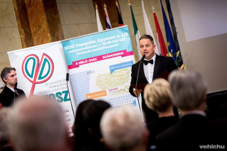 Gazsi Attila a péntek esti Prima díj átadón a veszprémi Megyeházán