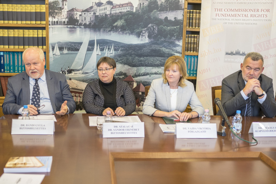 Balra: Bándi Gyula, Szalayné Sándor Erzsébet