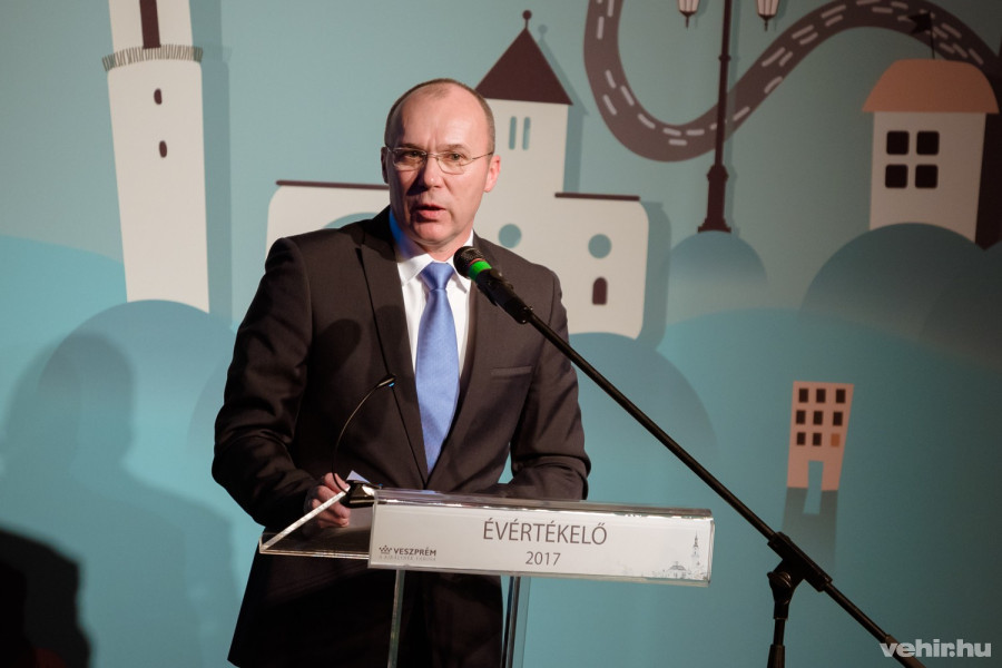 Porga Gyula tartott évértékelő beszédet kedd este a Hangvillában