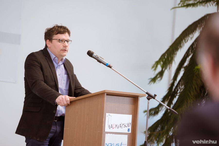 Kis-Kapin Károly a Novus Interiör Hungary Kft. ügyvezető igazgatója
