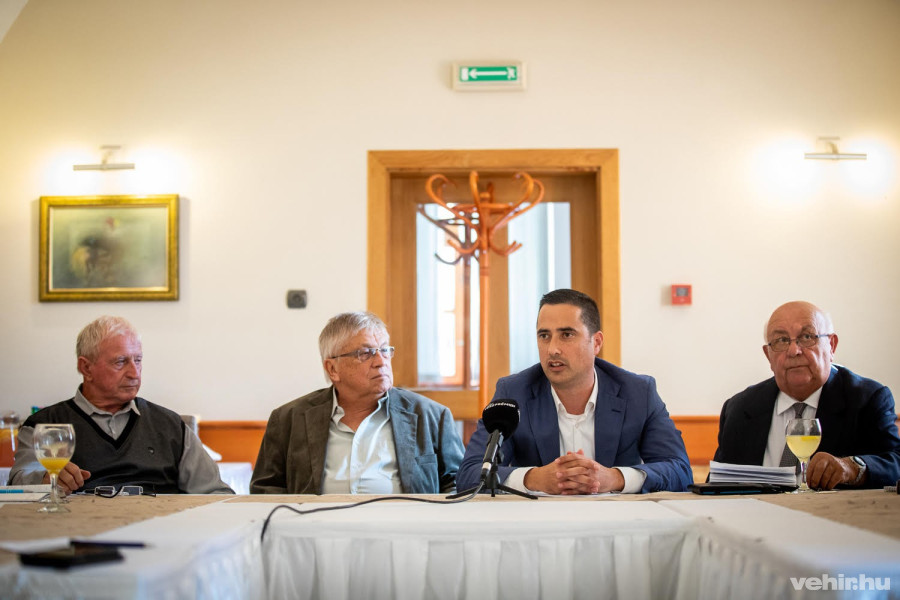 Október elején alakult meg a Szenior Mentor Klub