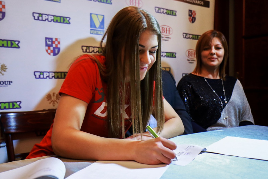 Árulkodott a mosoly