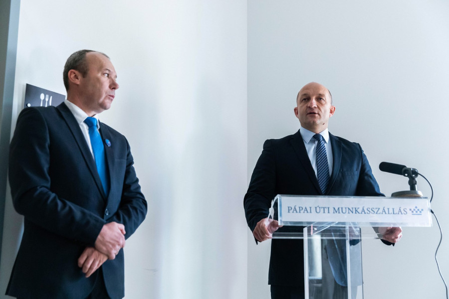 Porga Gyula és Takács Szabolcs a csütörtöki átadón