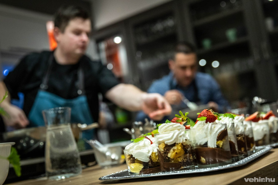 Meglepetés somlói is volt