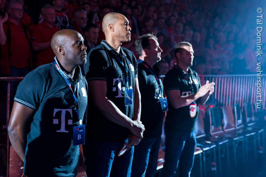 David Davis (balra) lemondott szövetségi kapitányi tisztségéről