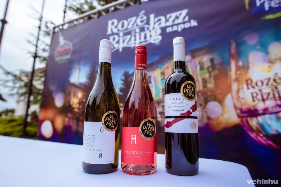 Idén három bor viseli a fesztivál bora címet.