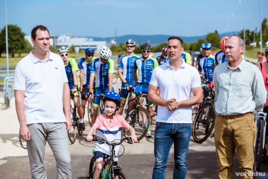Kovács Áron, Ovádi Péter és Porga gyula kerékpárosokkal tartott főpróbát szombat délelőtt