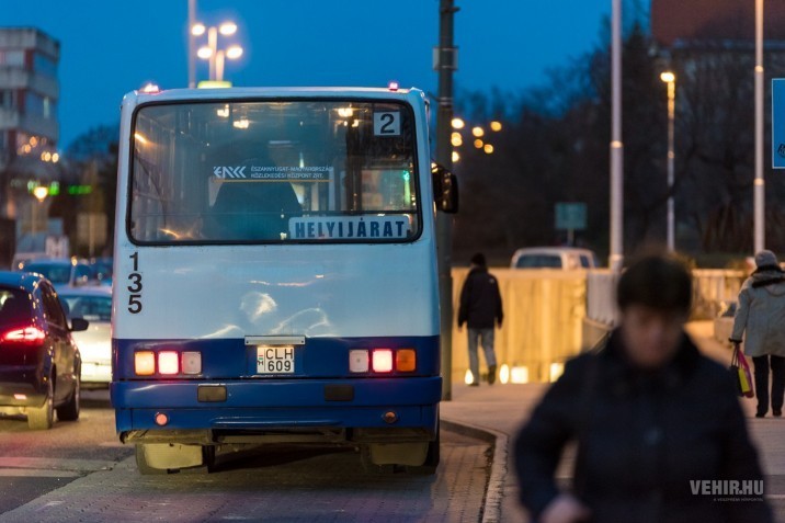 A régi Ikarus buszok helyett a V-Busz járműflottájának átlagéletkora nem éri el a 20 évet