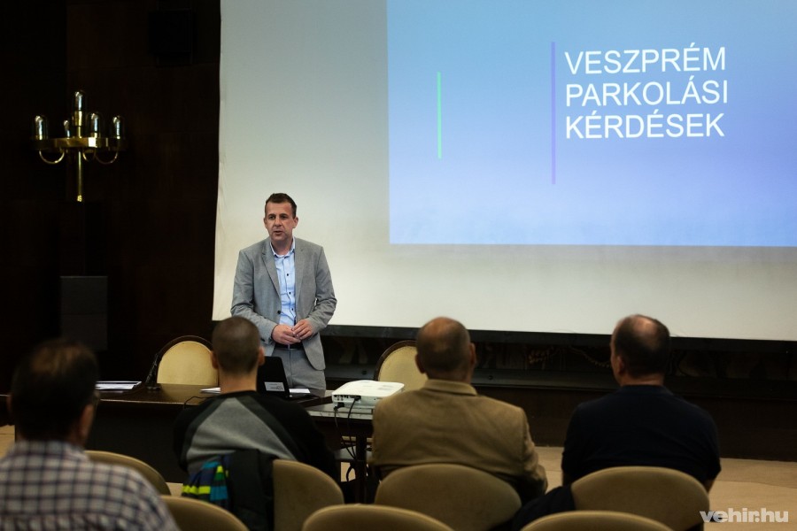 Dulicz László közlekedésmérnök prezentációja a kertváros közlekedési problémáiról