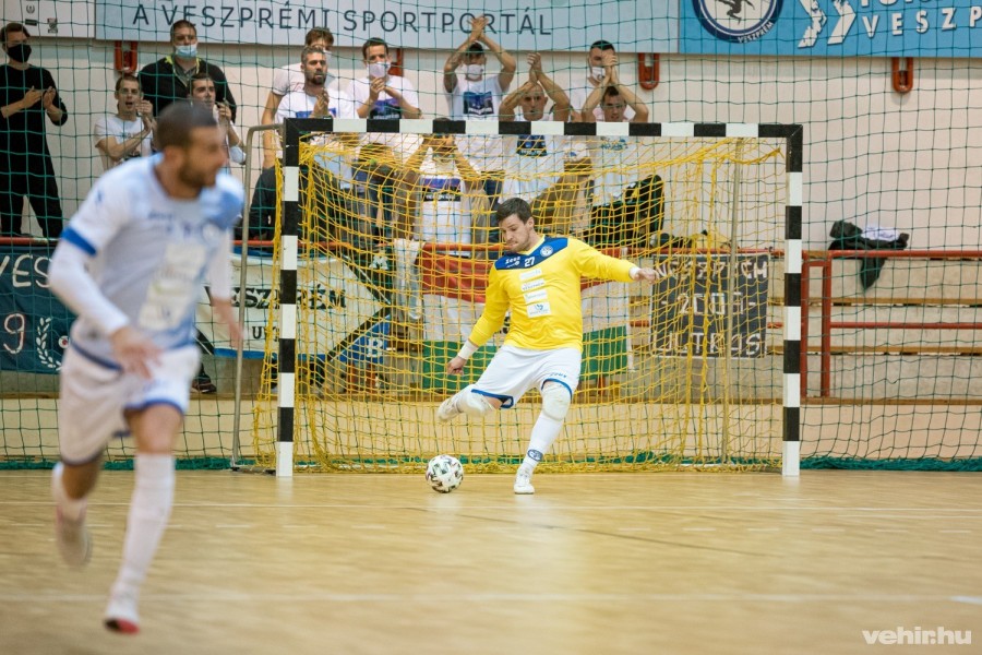 Sásdi négy gólt kapott, először vesztett a bajnokságban a Veszprém (archív fotó)