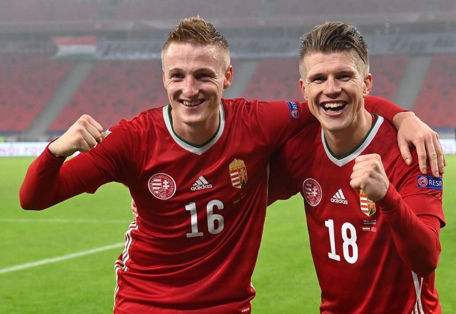 Varga Kevin (b) és Sigér Dávid (j), a két gólszerző a labdarúgó Nemzetek Ligája B divíziójában játszott Magyarország - Törökország mérkőzés végén a Puskás Arénában 2020. november 18-án. A magyar válogatott 2-0-ra győzött. MTI/Illyés Tibor