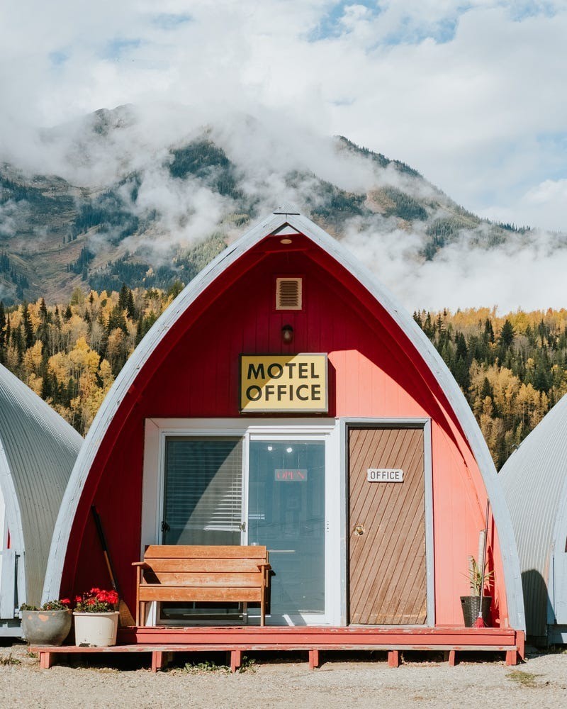 Little Chalet Motel, Manitoba, Kanada / Fotó: Zach Driftwood