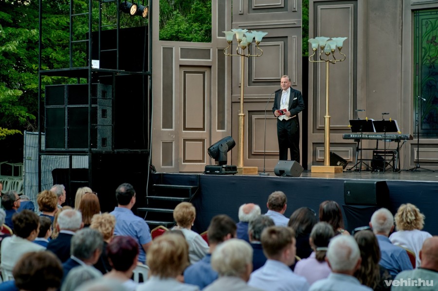 Oberfrank Pál színházigazgató a 2021. június 11-én nyitóceremónián.