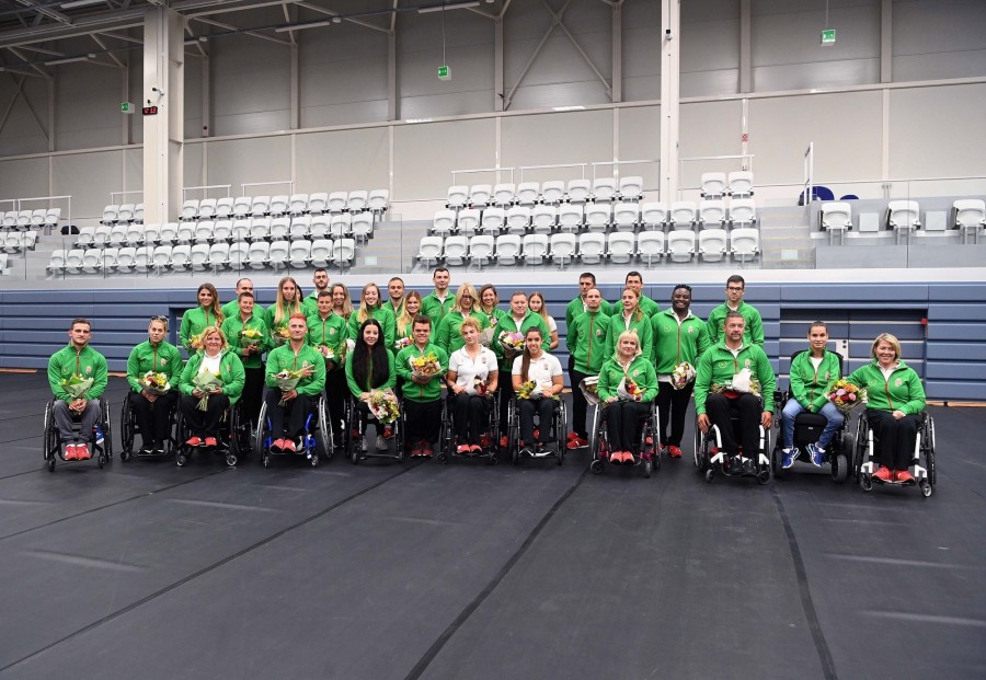 A tokiói paralimpiáról hazatérő magyar csapat a tiszteletükre rendezett ünnepélyes fogadáson Budapesten, a Sterbinszky Amália Kézilabdacsarnokban 2021. szeptember 7-én - MTI/MTI Fotószerkesztőség/Bruzák Noémi