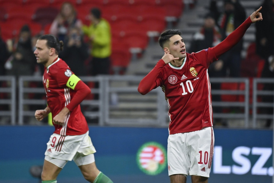 A gólszerző Szoboszlai Dominik (j) a labdarúgó-világbajnokság európai selejtezőjében játszott Magyarország-San Marino mérkőzésen Budapesten, a Puskás Arénában 2021. november 12-én. MTI/Koszticsák Szilárd