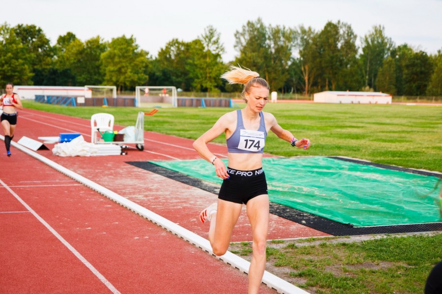 Bálint Laura 1000 méteren ezüstérmes lett - Fotó: VEDAC