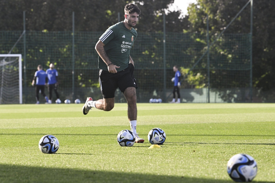 Szoboszlai Dominik a magyar labdarúgó-válogatott edzésén a Magyar Labdarúgó Szövetség (MLSZ) Telki Edzőközpontjában 2023. október 13-án. Az Európa-bajnoki selejtezősorozatban a nemzeti csapat Szerbiát fogadja a Puskás Arénában október 14-én. MTI/Koszticsák Szilárd