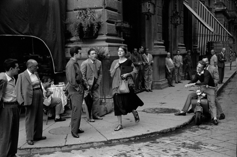 Amerikai lány Olaszországban, Firenze, Olaszország, 1951 @Ruth Orkin 