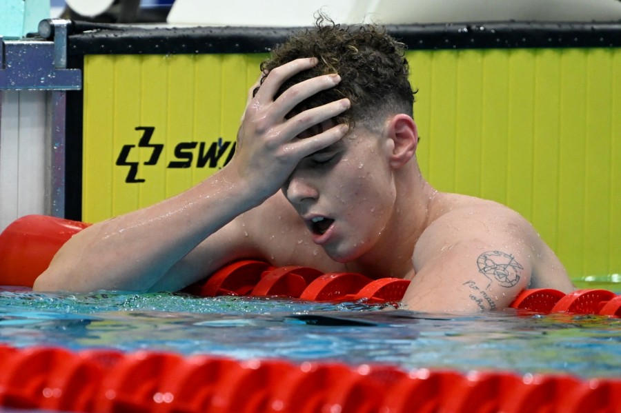 A győztes Sárkány Zalán a férfi 800 méteres gyorsúszás döntője után az úszó országos bajnokságon a Duna Arénában 2024. április 12-én. MTI/Kovács Tamás 