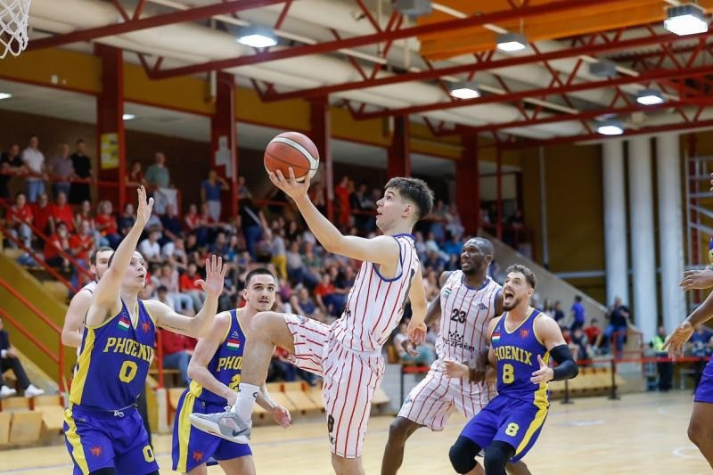 Döntetlenről folytatódik a párharc - fotó: veszpremkosar.hu / Szász Péter