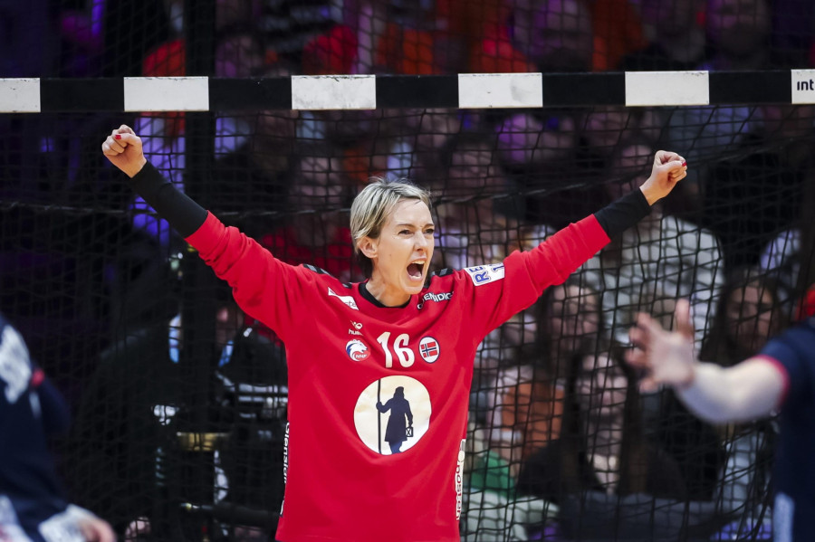 Katrine Lunde norvég kapus a hollandiai-németországi női kézilabda-világbajnokság döntőjében játszott Németország-Norvégia mérkőzésen Rotterdamban 2025. december 14-én. MTI/EPA/ANP/Iris van den Broek